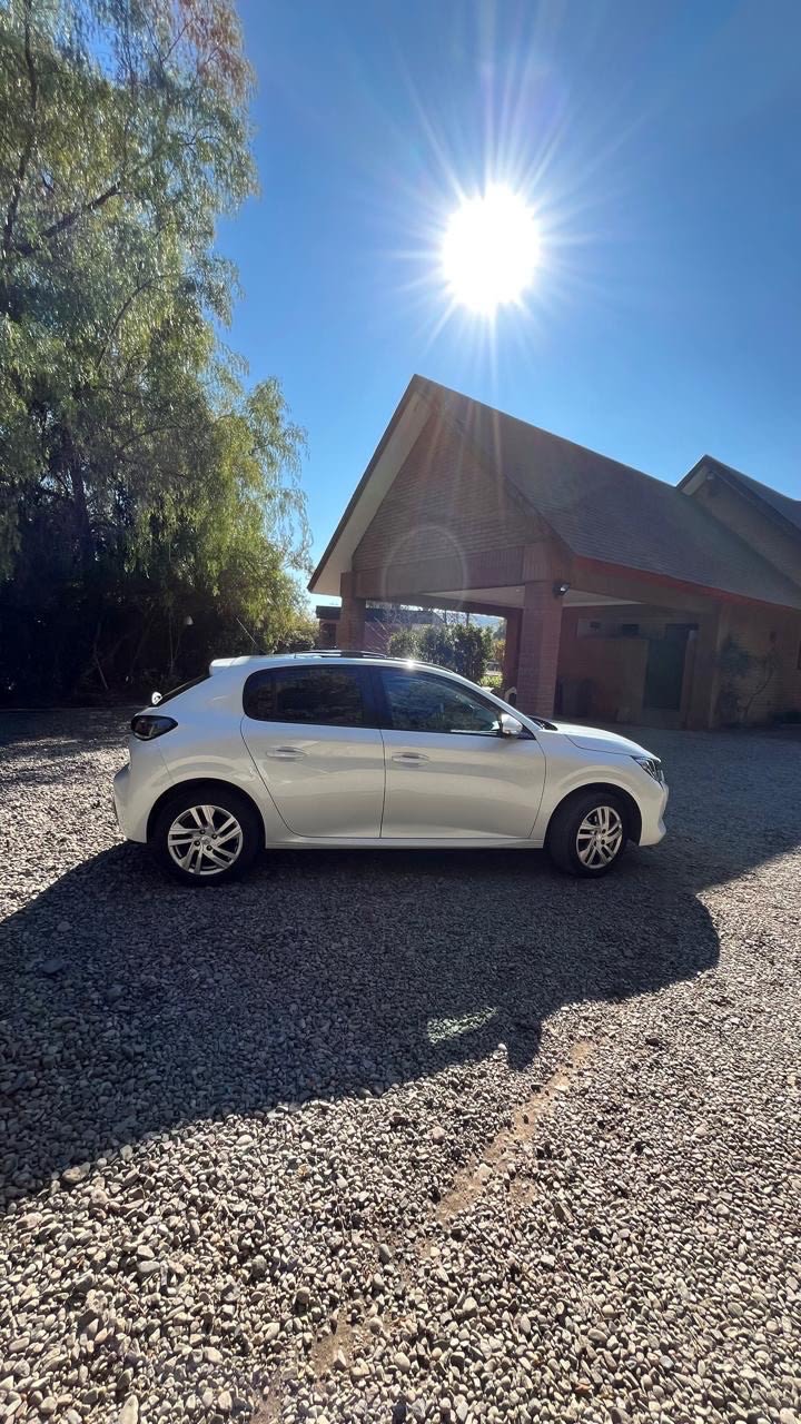 Peugeot 208 1.2 Puretech Style 75 Mt año 2024