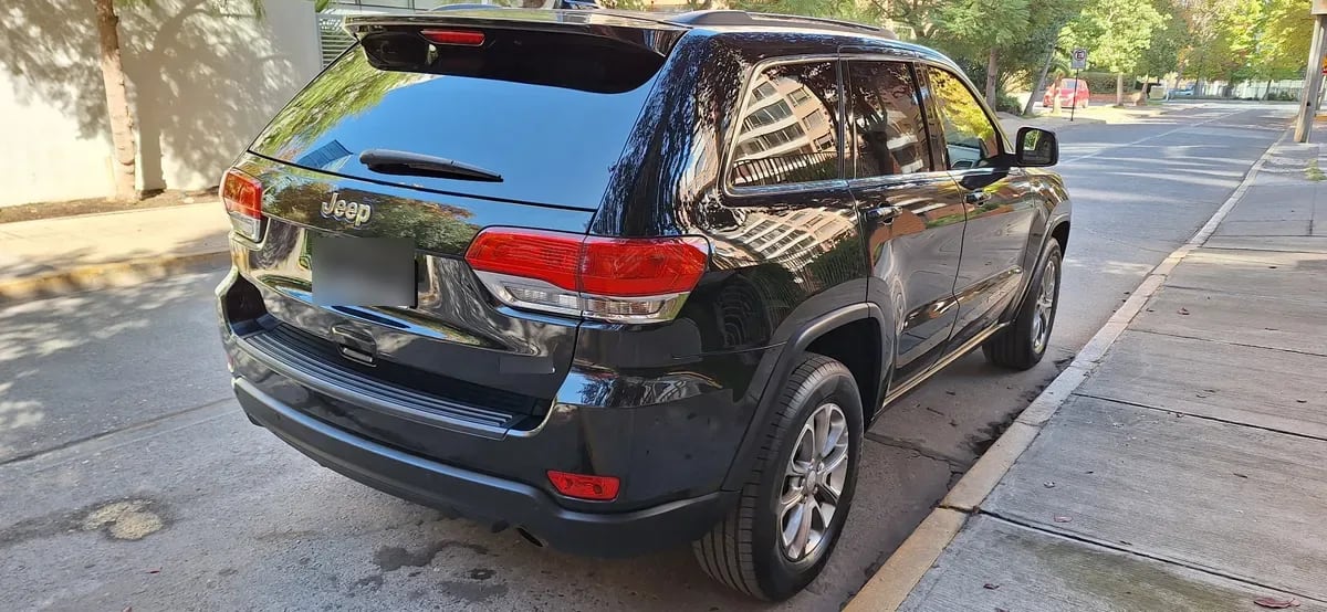 Jeep Grand Cherokee 3.6 V6 Laredo L At 4x2 año 2014