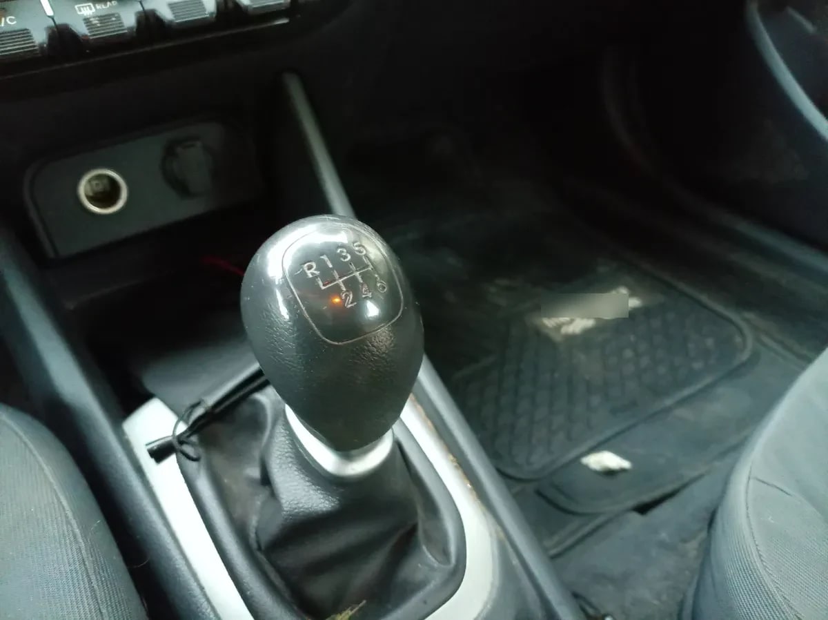KIA MOTORS RIO 4 1.4 Ex Mt año 2014