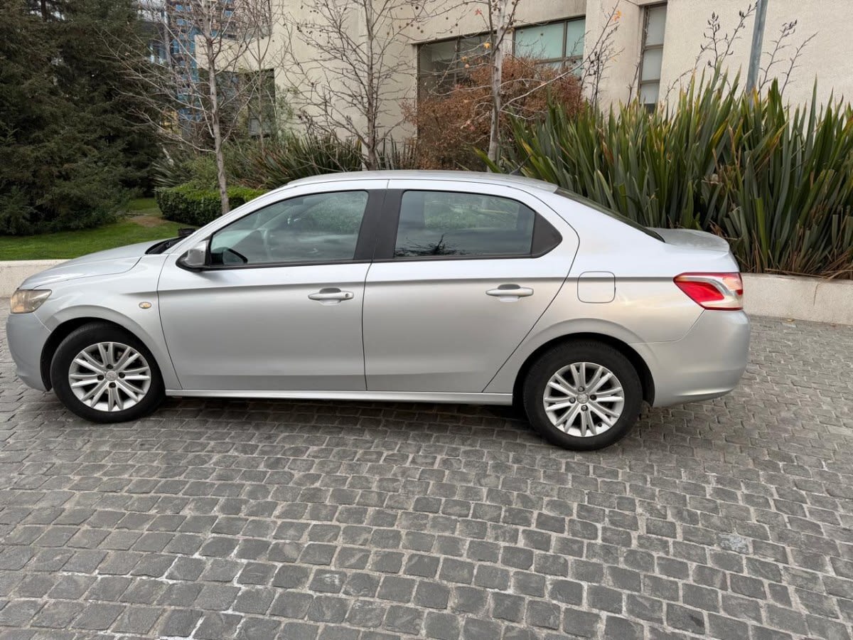 Peugeot 301 Active 1.6 año 2017