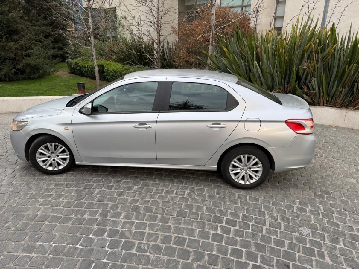Peugeot 301 Active 1.6 año 2017