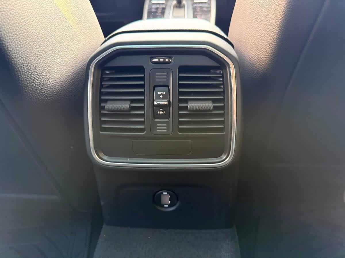 Porsche Macan Macan R4 Iii 5p 4x4 2.0 Aut año 2026