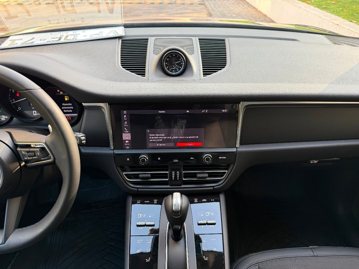 Porsche Macan Macan R4 Iii 5p 4x4 2.0 Aut año 2026