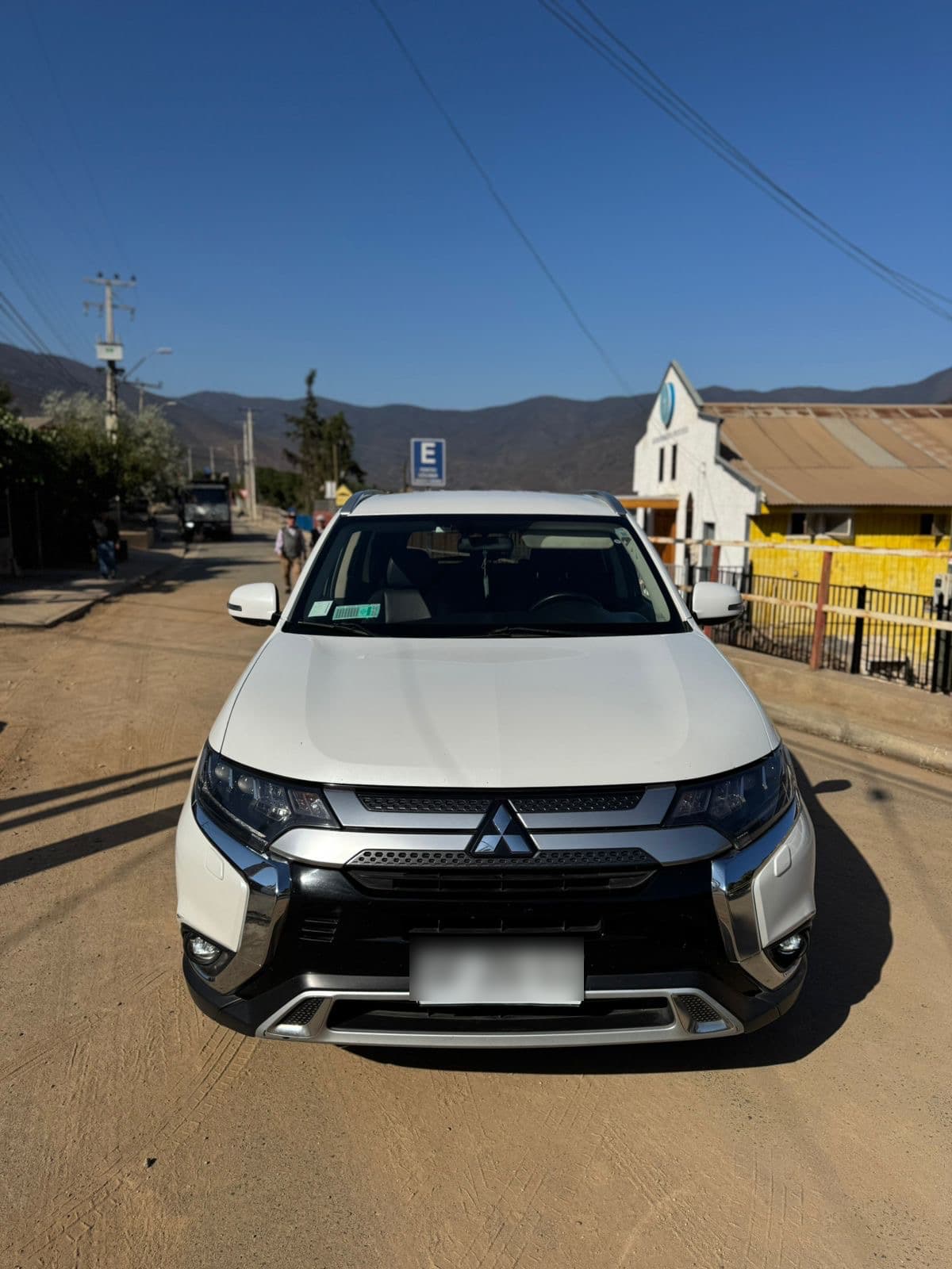 Mitsubishi Outlander 2.0 Mt 4x2 año 2023