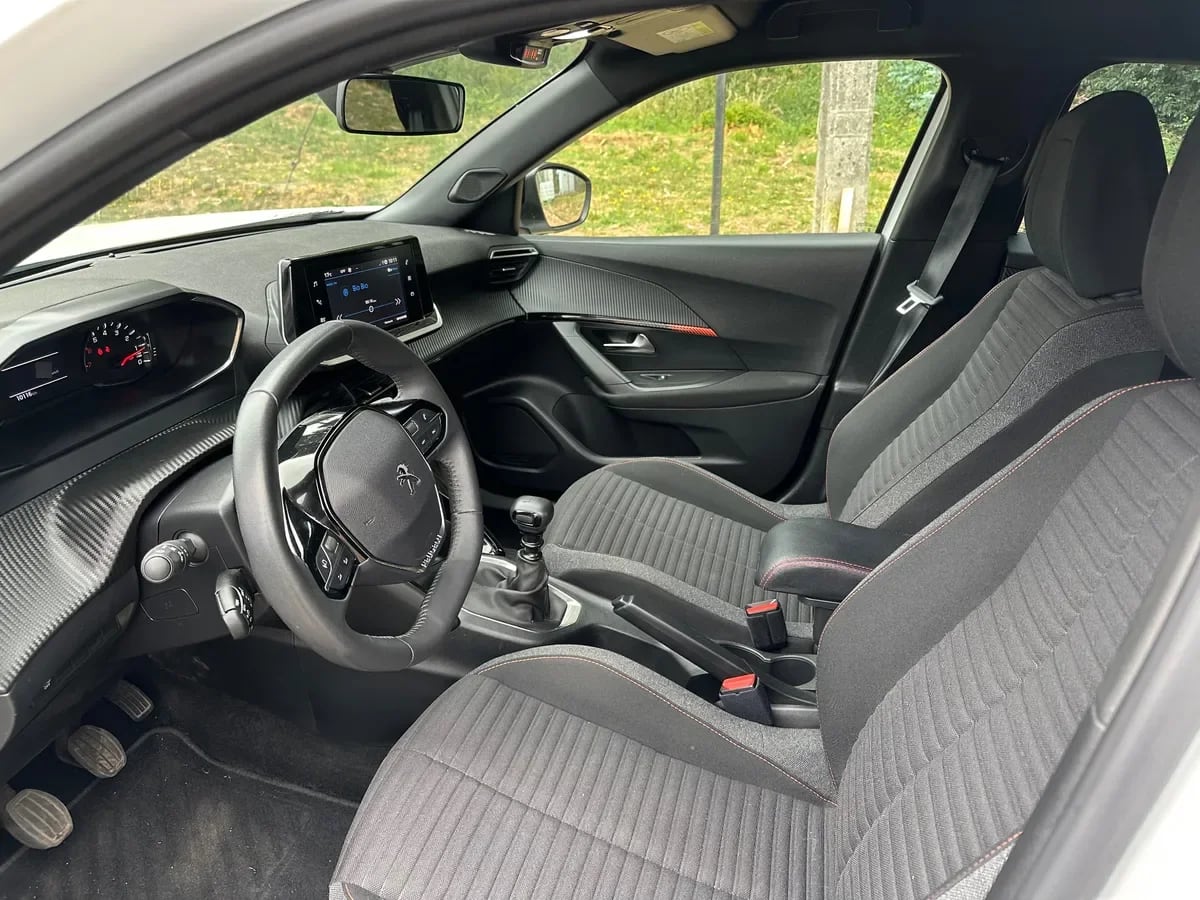PEUGEOT 2008 1.2 Active Pack Puretech 130 Mt año 2023