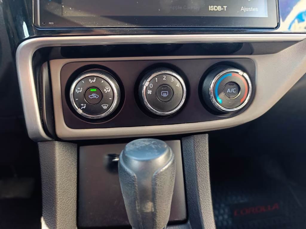 Toyota Corolla Xli año 2015