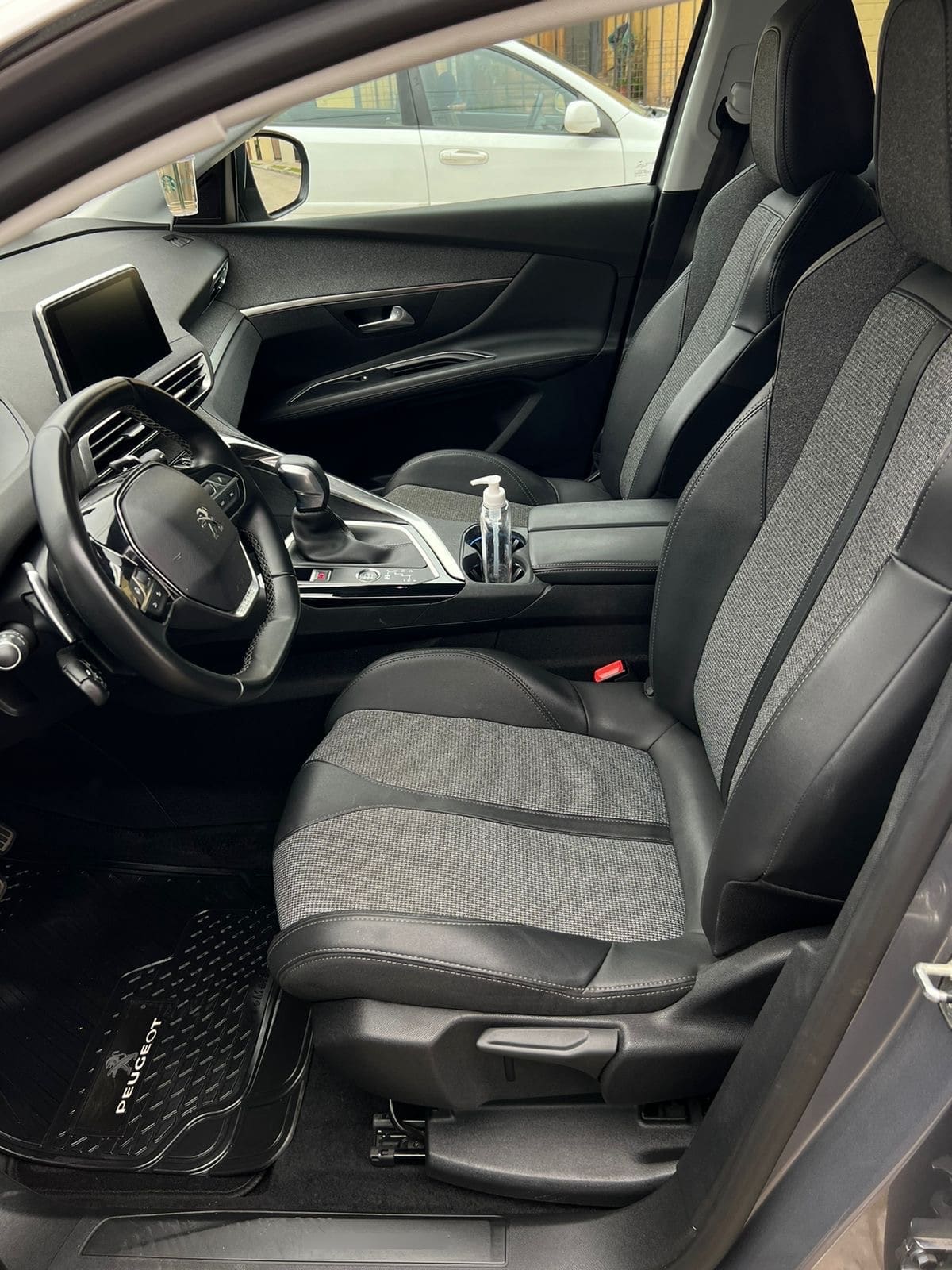 PEUGEOT 3008 1.5 Active Pack Bluehdi 130 Mt Diesel año 2021