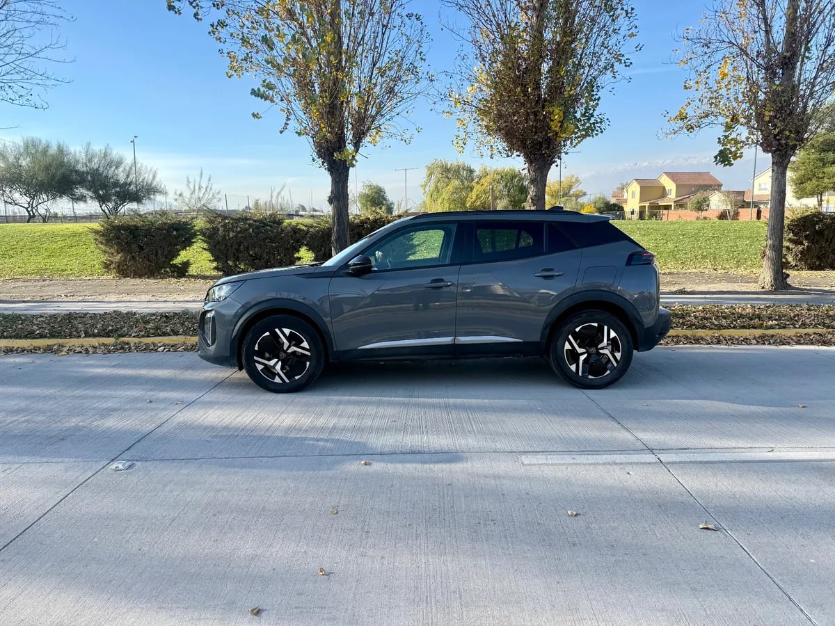 Peugeot 2008 1.2 Active Pack Puretech 130 Mt año 2024
