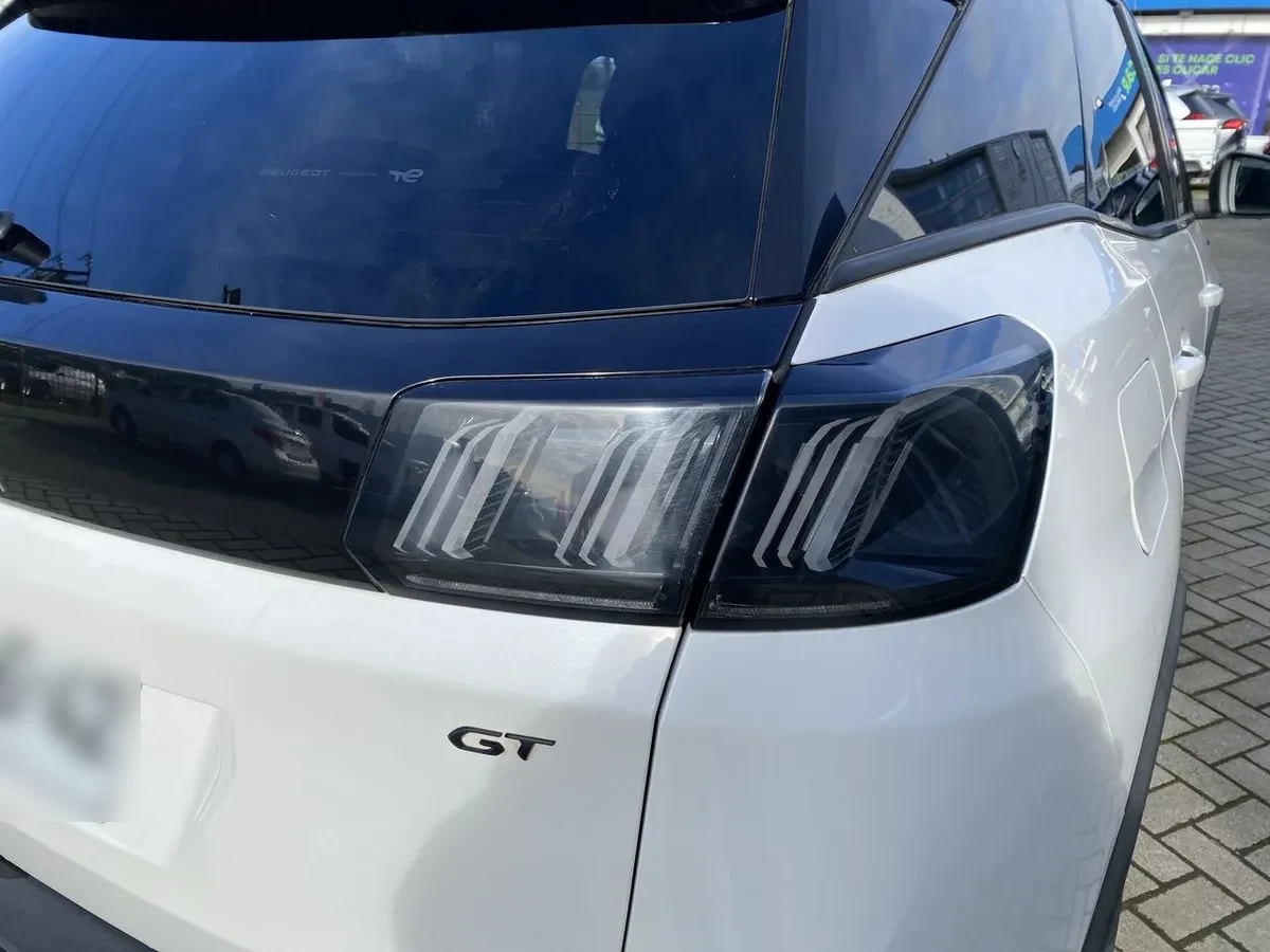 Peugeot 3008 1.5 Gt Black Pack Bluehdi 130 4x2 Eat8 5p año 2024