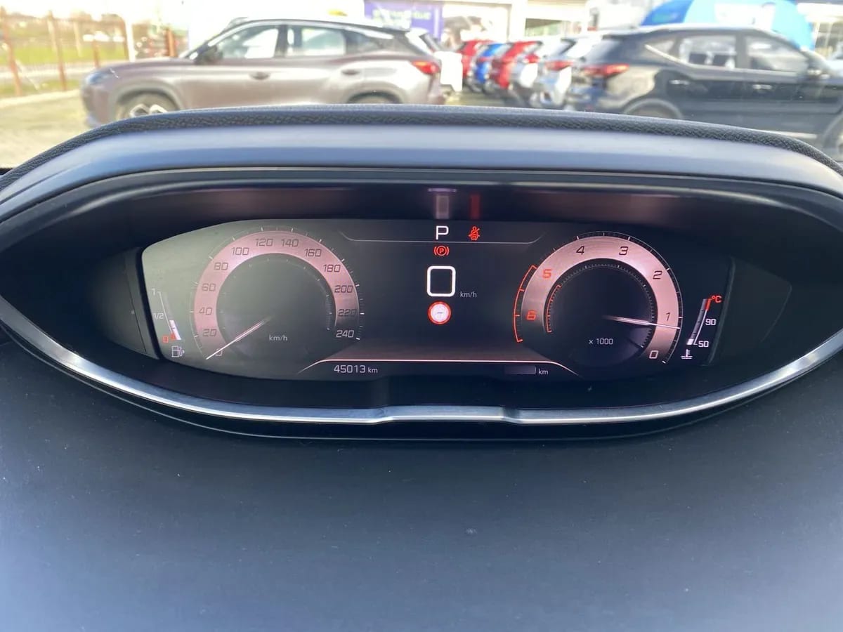 Peugeot 3008 1.5 Gt Black Pack Bluehdi 130 4x2 Eat8 5p año 2024
