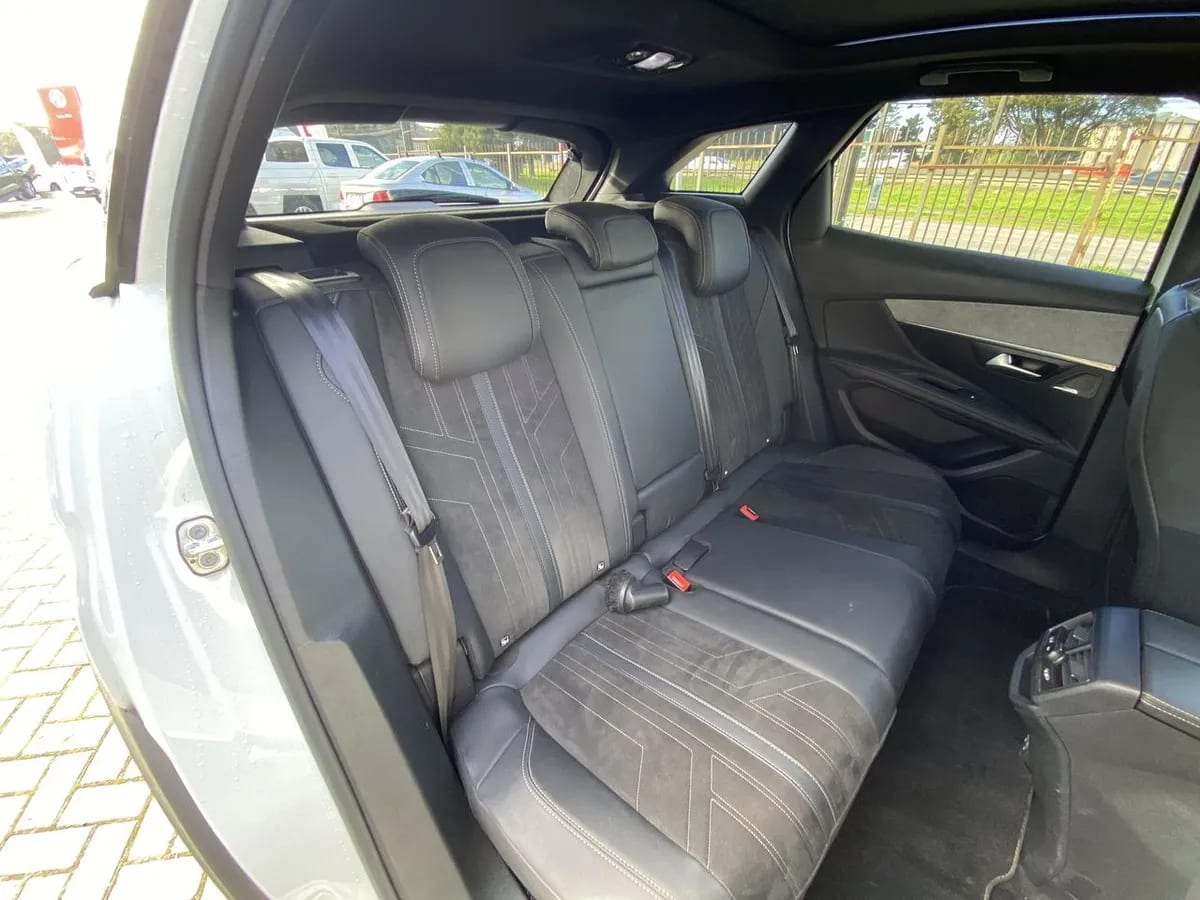Peugeot 3008 1.5 Gt Black Pack Bluehdi 130 4x2 Eat8 5p año 2024