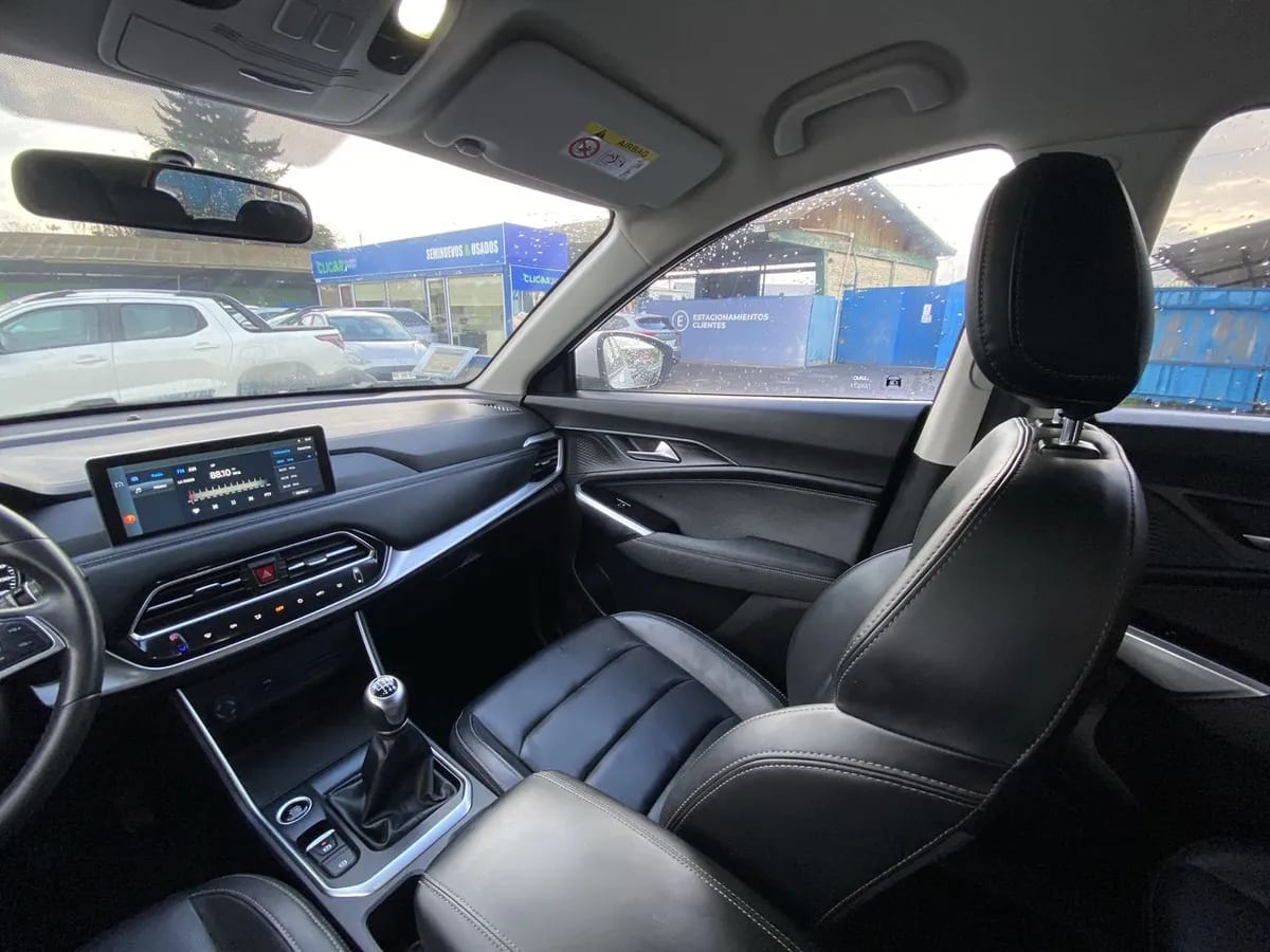 JAC Js8 1.5 Luxury Se 4x2 6mt 5p año 2024