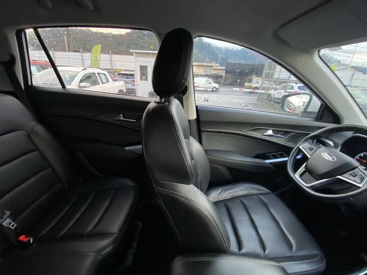 JAC Js8 1.5 Luxury Se 4x2 6mt 5p año 2024