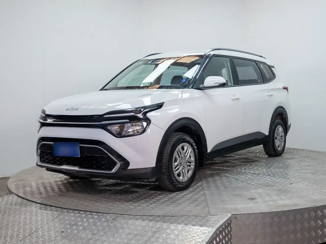 Kia Carens Carens 1.5 Lx 7p Mt año 2023