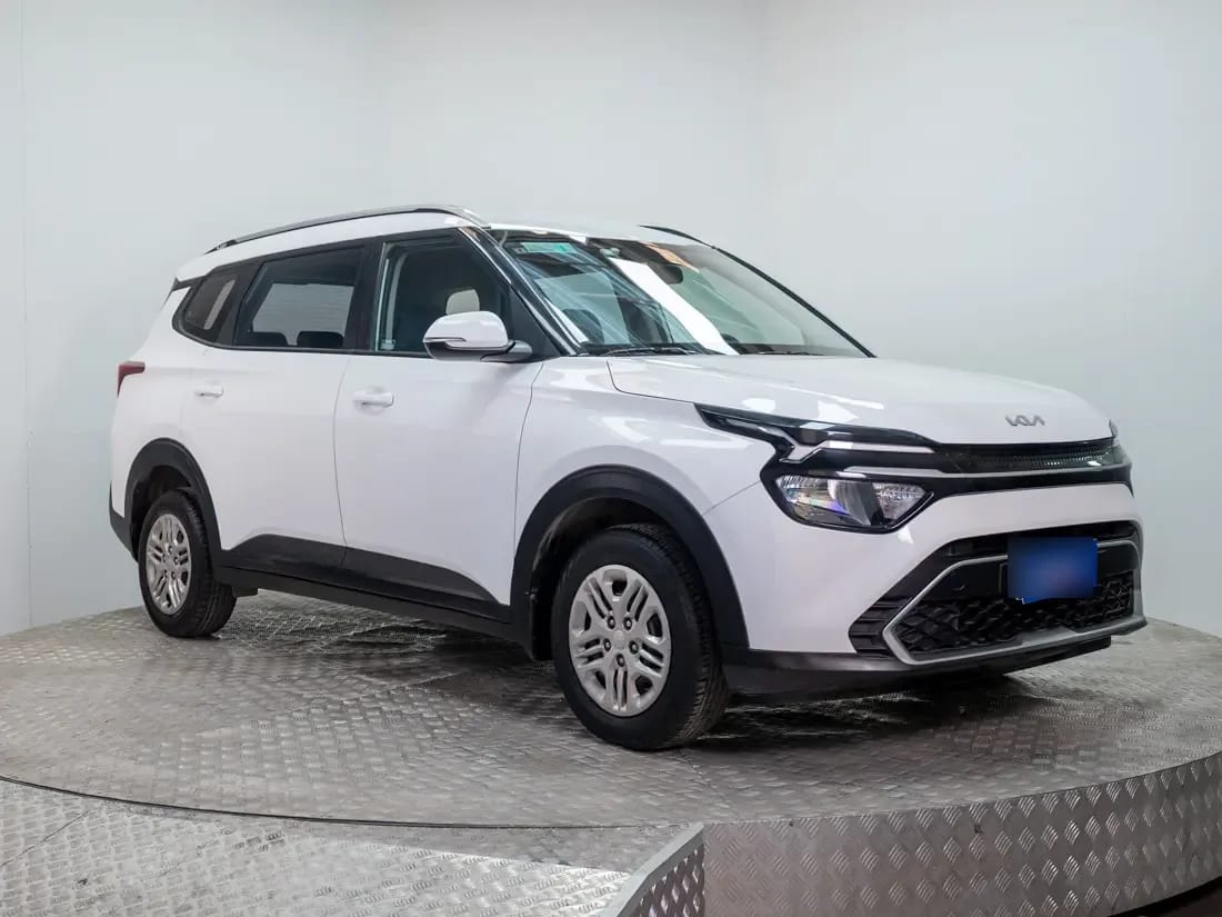 Kia Carens Carens 1.5 Lx 7p Mt año 2023