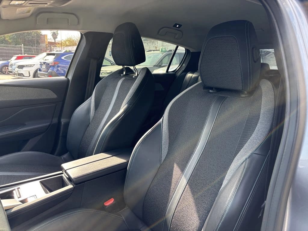 Peugeot 308 1.5 Allure Pack Bluehdi Diesel 130 4x2 Eat8 5p año 2023