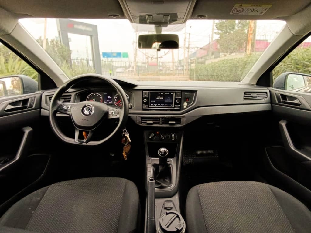 Volkswagen Polo Trendline 1.6 Mt año 2021
