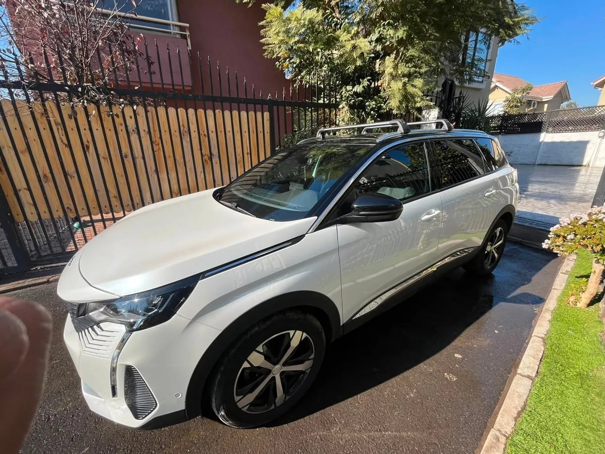 PEUGEOT 5008 1.6 Allure Pack Thp 165 At año 2023
