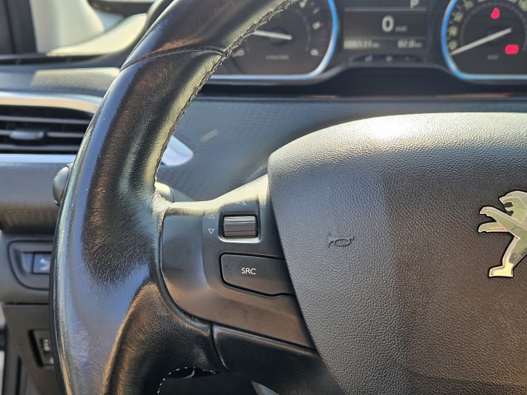 Peugeot 2008 Allure 1.5 Hdi Aut año 2020