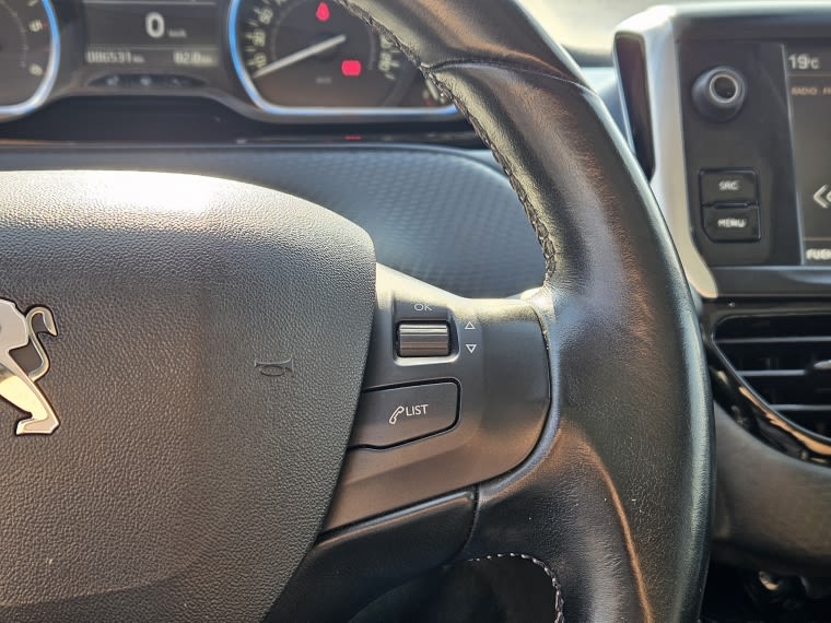 Peugeot 2008 Allure 1.5 Hdi Aut año 2020