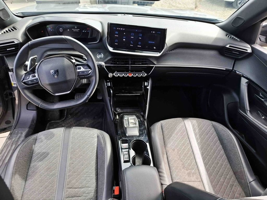 Peugeot 2008 Allure año 2024