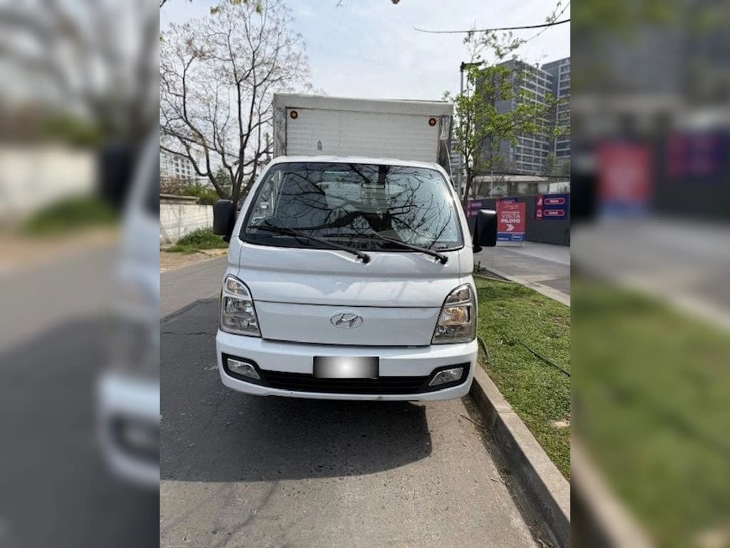 HYUNDAI PORTER 2.5 Crdi Diesel Gls 4x2 Chasis Ac 6mt 2p año 2022