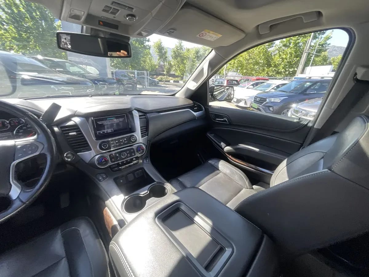 Chevrolet Suburban 5.3l Lt 4wd Su At 5p año 2021