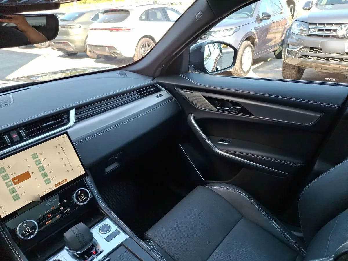 Jaguar F-Pace 2.0 R-Dynamic S Diesel Awd 204hp At 5p año 2025
