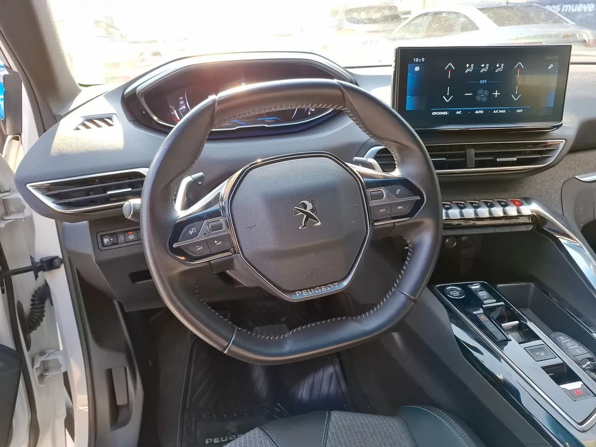 Peugeot 3008 1.5 Allure Pack Bluehdi 130 4x2 Eat8 5p año 2024