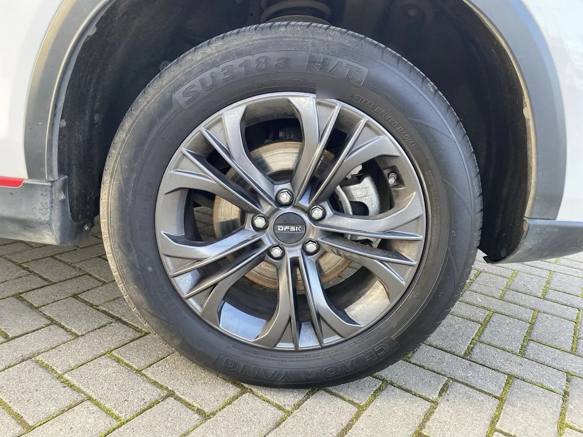 DFSK 500 1.5 Luxury 4x2 Mt 5p año 2025