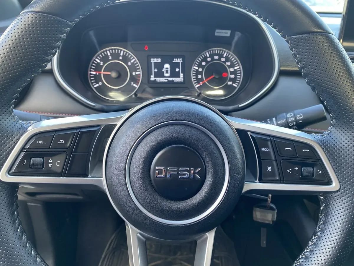 DFSK 500 1.5 Luxury 4x2 Mt 5p año 2025