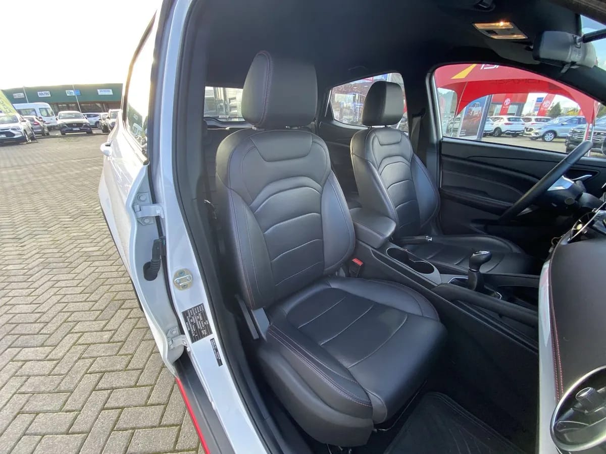 DFSK 500 1.5 Luxury 4x2 Mt 5p año 2025