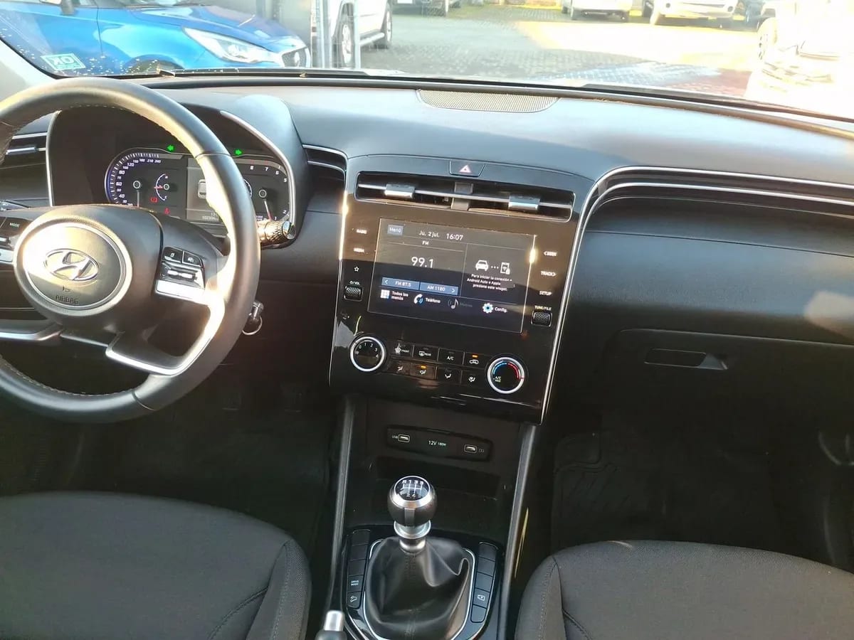 Hyundai Tucson 2.0 Nx4 Plus 2wd Mt 5p año 2023