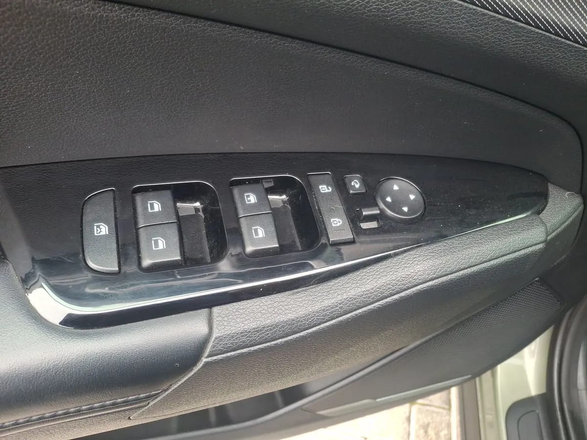 Kia Sportage 2.0 Ex Dies 2wd 8at 5p año 2025