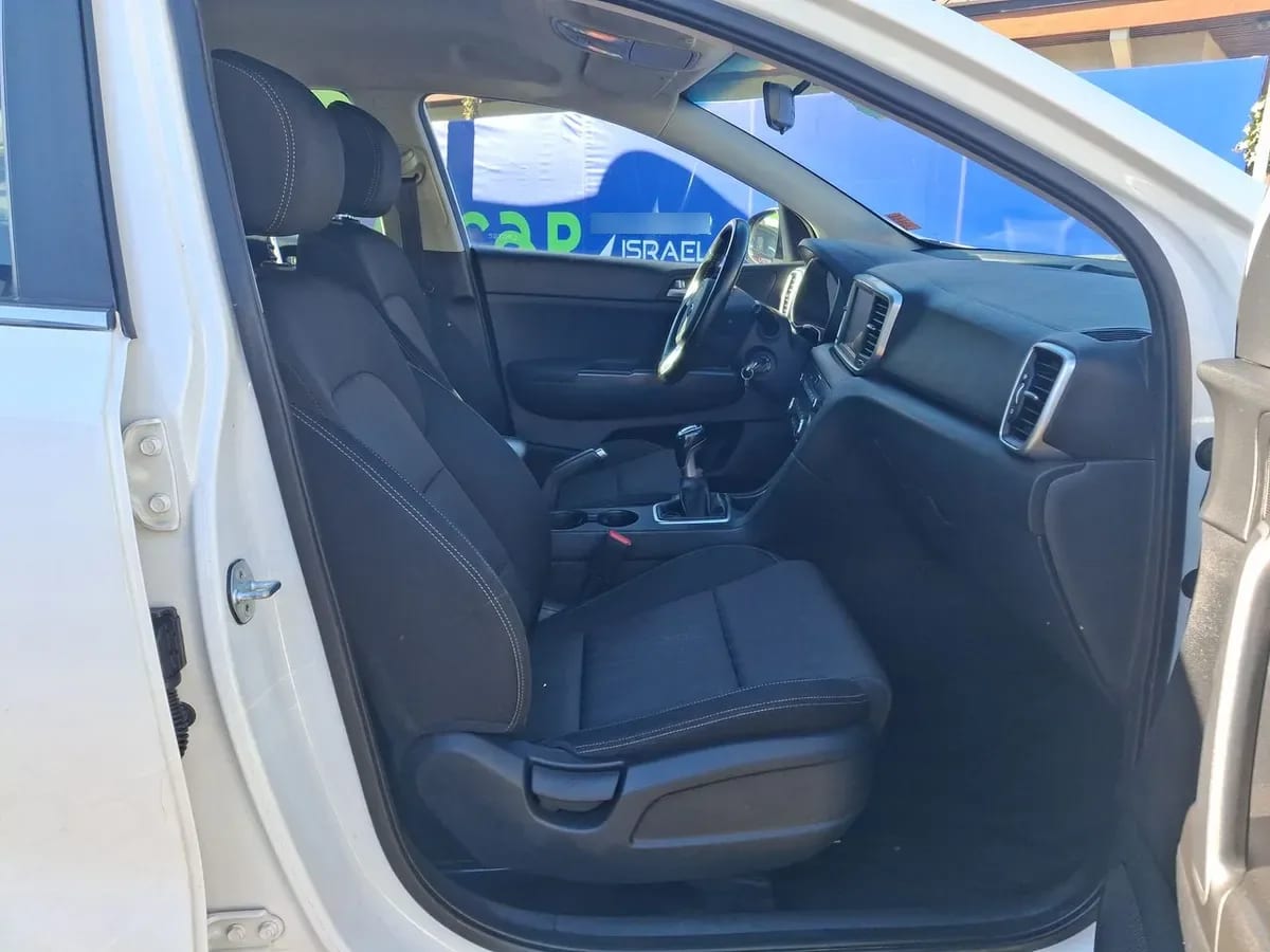 Kia Sportage 2.0 Lx 2wd 6mt 5p año 2019