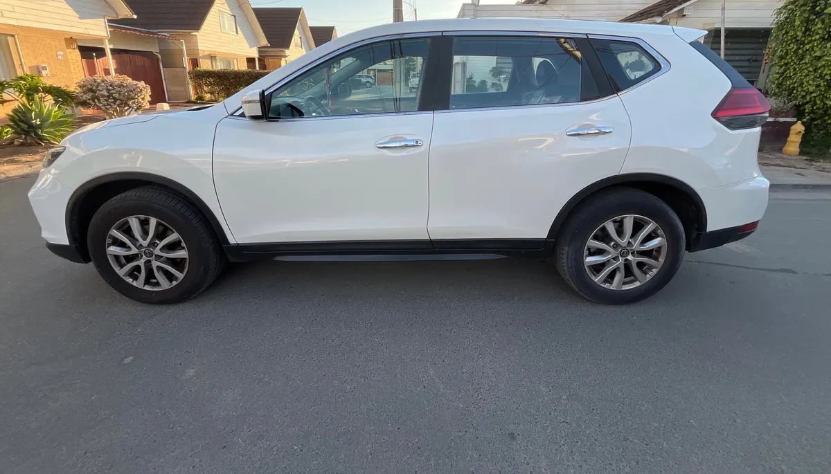 Nissan X-Trail 2.5 Sense Cvt At año 2019