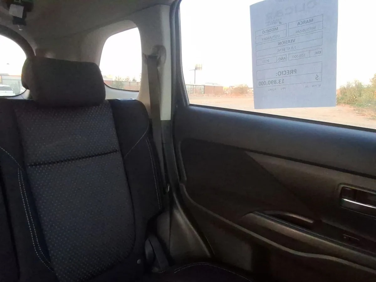 Mitsubishi Outlander 2.0 Glx 4x2 At 5p año 2021