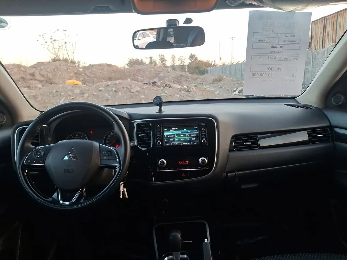 Mitsubishi Outlander 2.0 Glx 4x2 At 5p año 2021