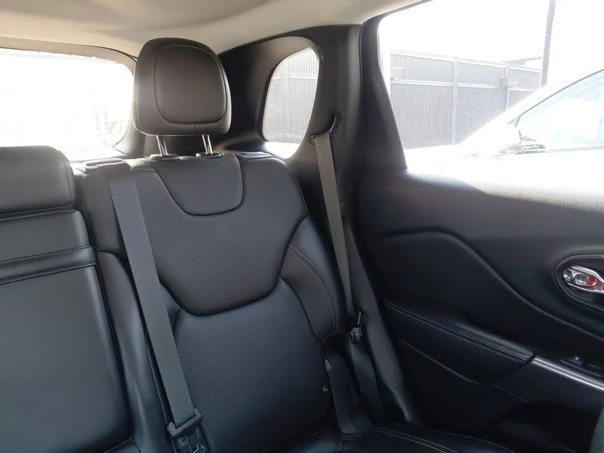 Jeep Cherokee 3.2 Limited 4x4 At 5p año 2019