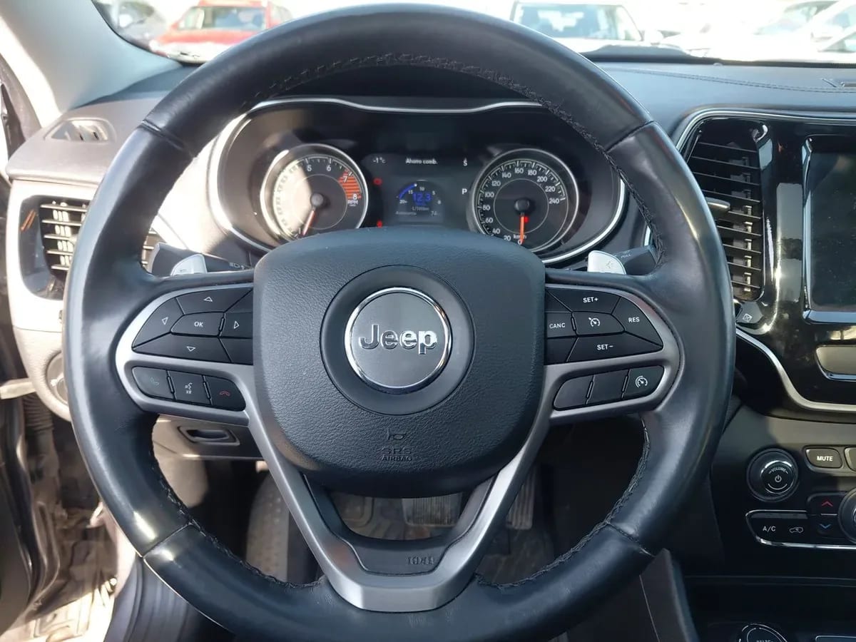 Jeep Cherokee 3.2 Limited 4x4 At 5p año 2019