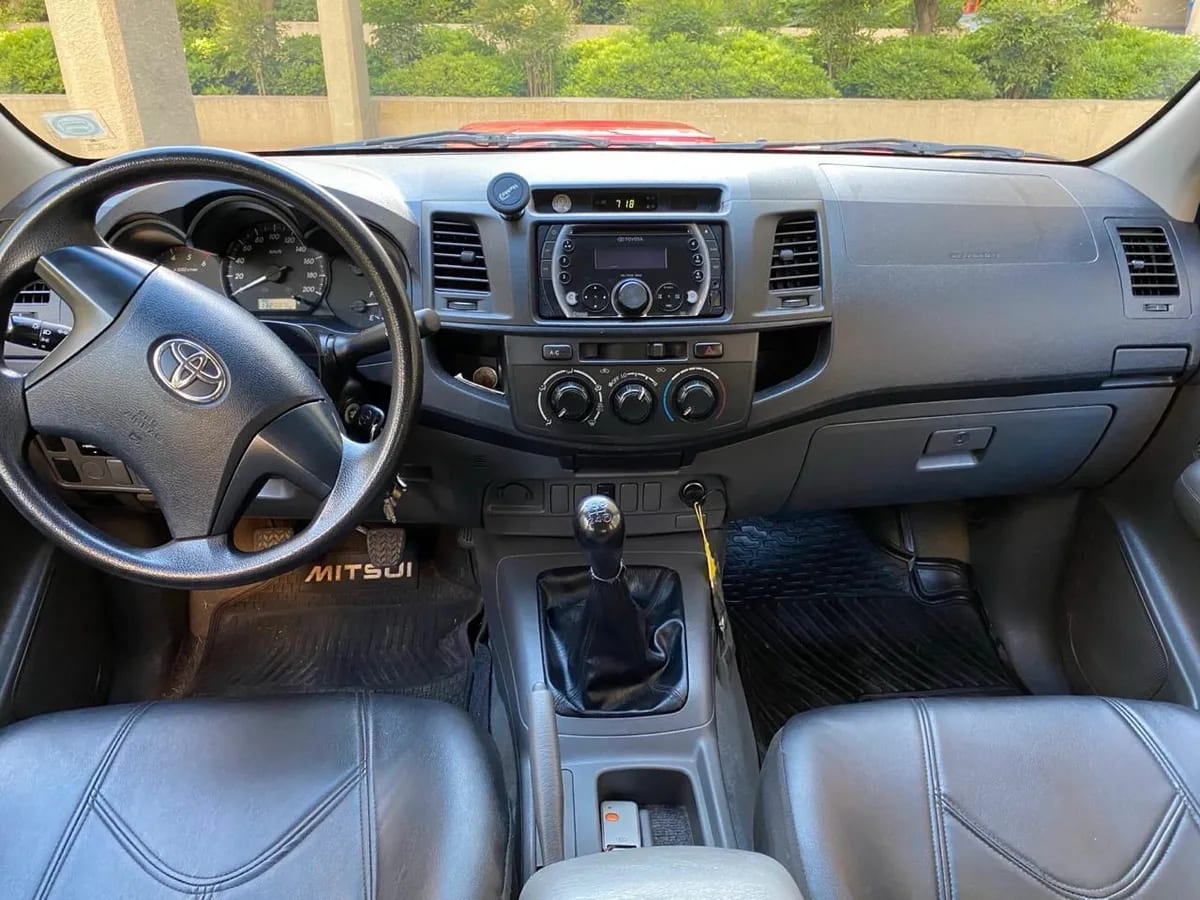 TOYOTA HILUX 2.5 Gps Mt 4x2 Diesel año 2015