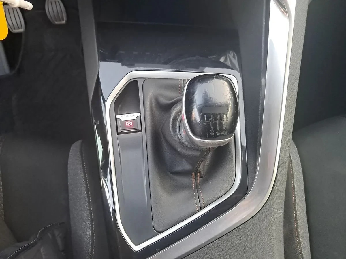 Peugeot 3008 1.5 Active Bluehdi 4x2 130 Mt6 5p año 2019
