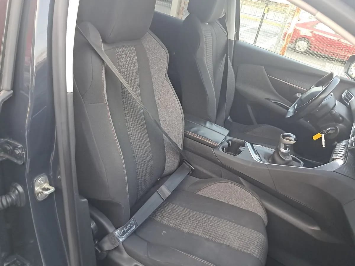 Peugeot 3008 1.5 Active Bluehdi 4x2 130 Mt6 5p año 2019