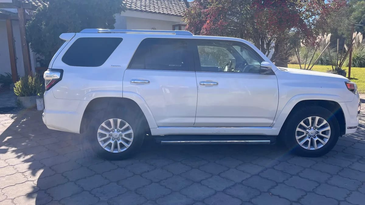 TOYOTA 4RUNNER 4.0 Limited At 4x2 año 2014