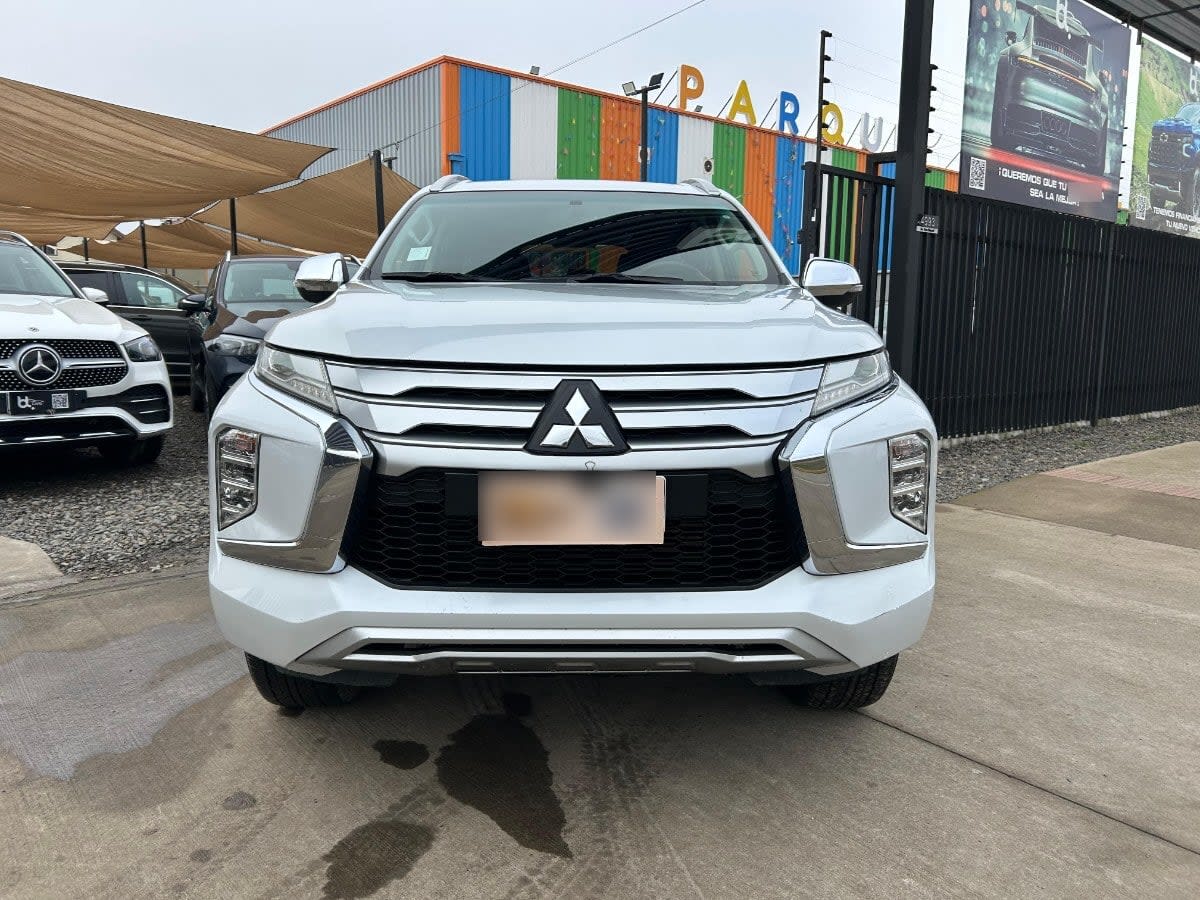 Mitsubishi Montero Sport 2.4 año 2023