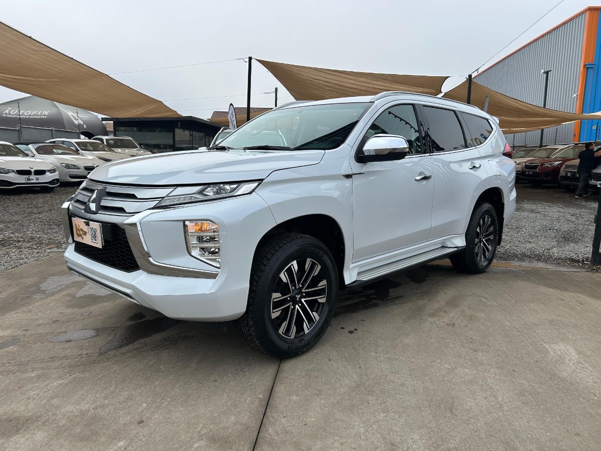 Mitsubishi Montero Sport 2.4 año 2023
