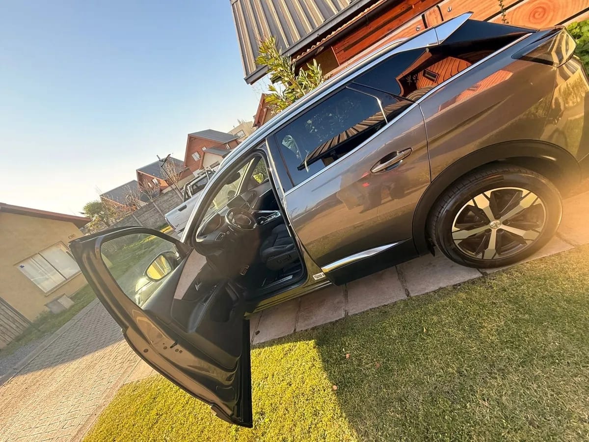 PEUGEOT 3008 1.5 Active Pack Bluehdi 130 Mt Diesel año 2021