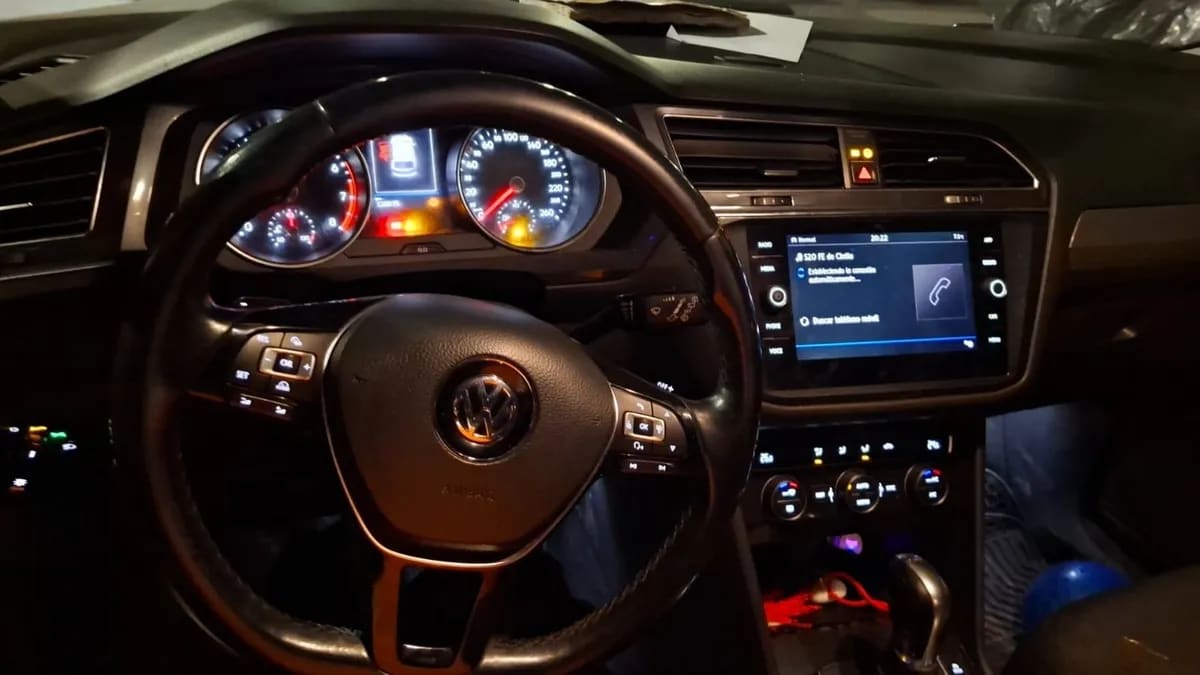VOLKSWAGEN TIGUAN 1.4 Tsi Trendline 150hp Mt año 2018