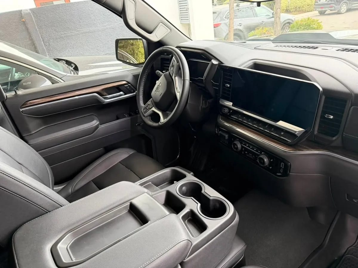 Chevrolet Silverado 5.3 Cc Lt Tb At 4x4 año 2025