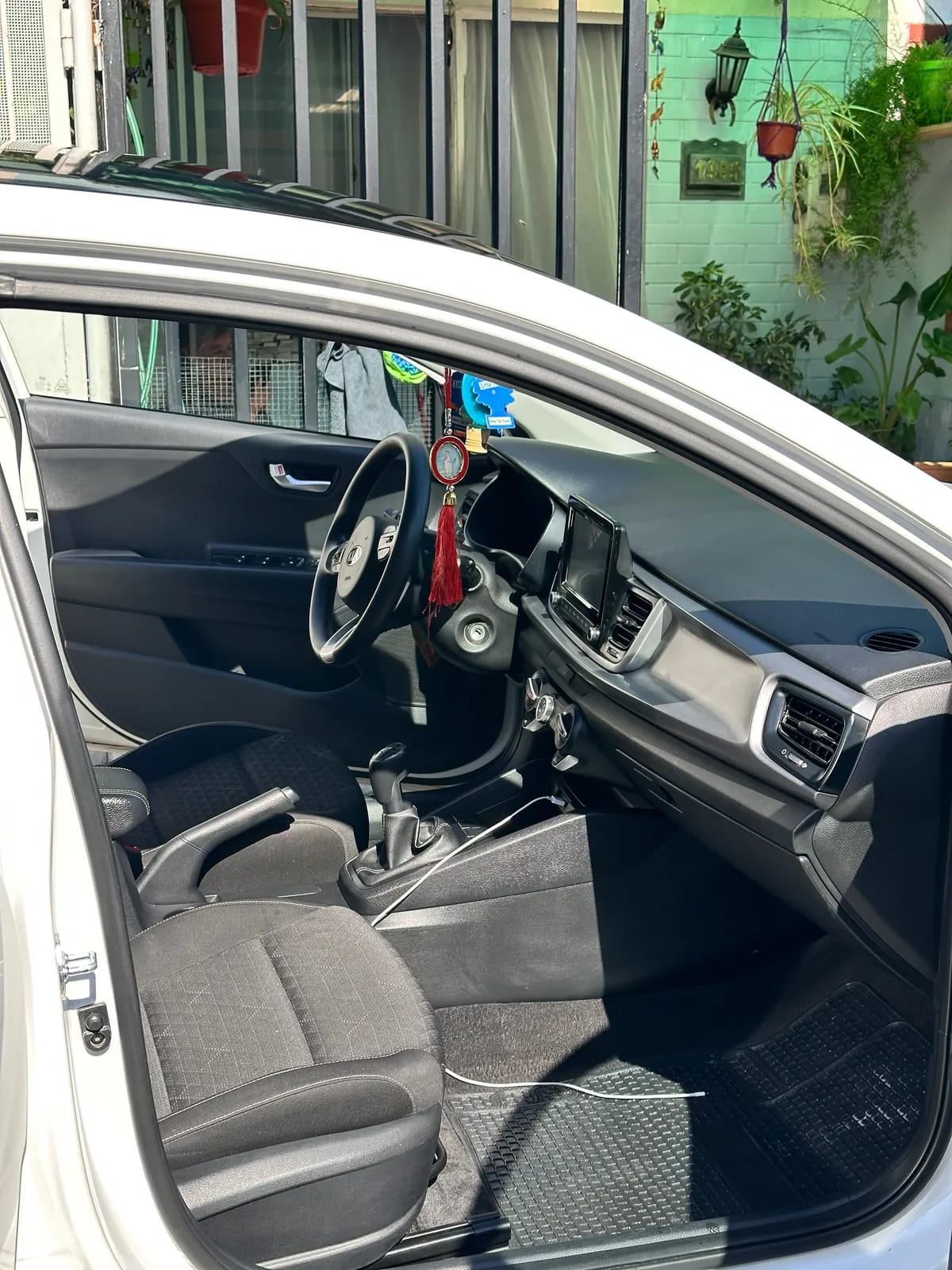 Kia Rio 5 1.4 Lx Ac Mt año 2022